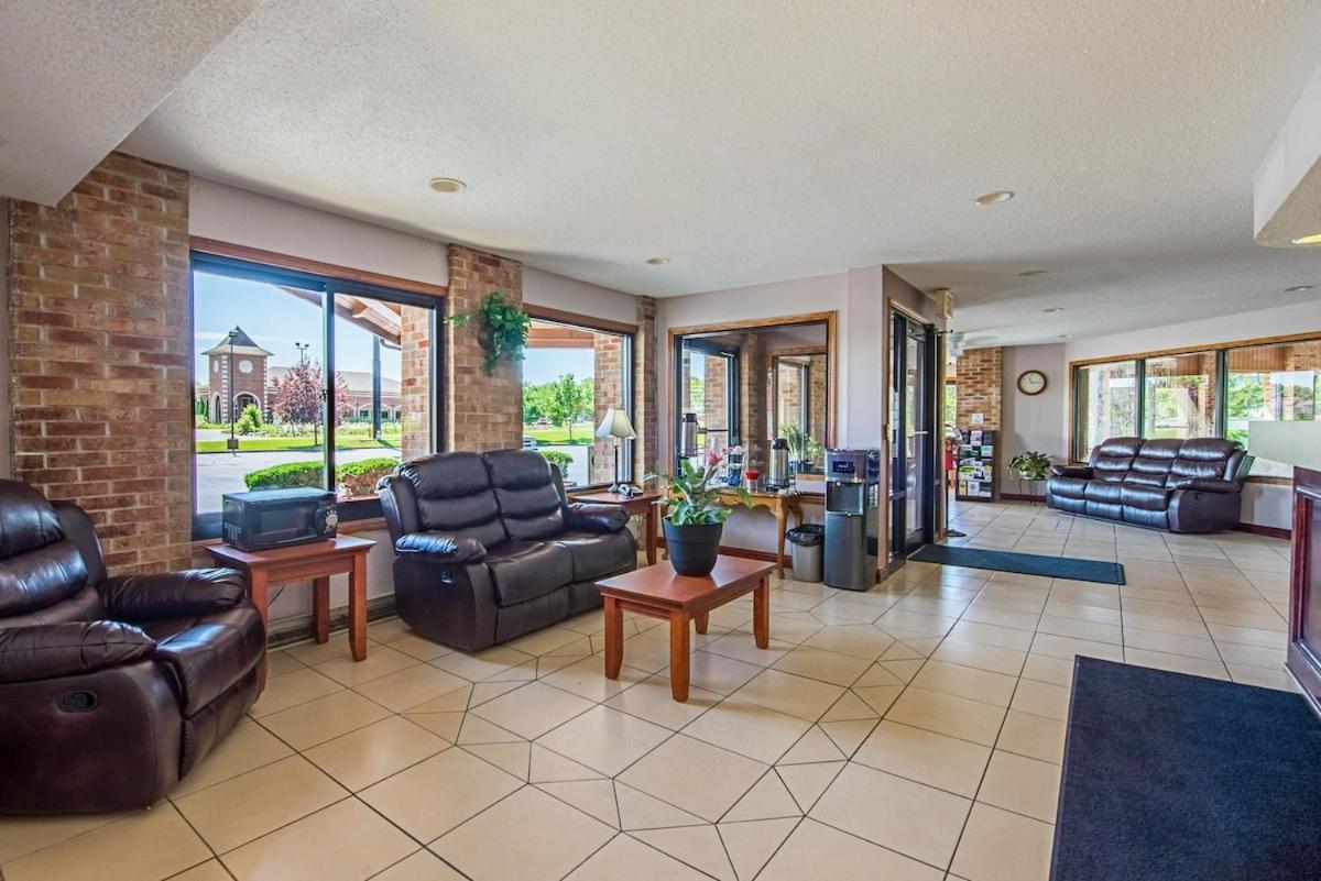 Royal Inn Suites Huntington Exterior foto